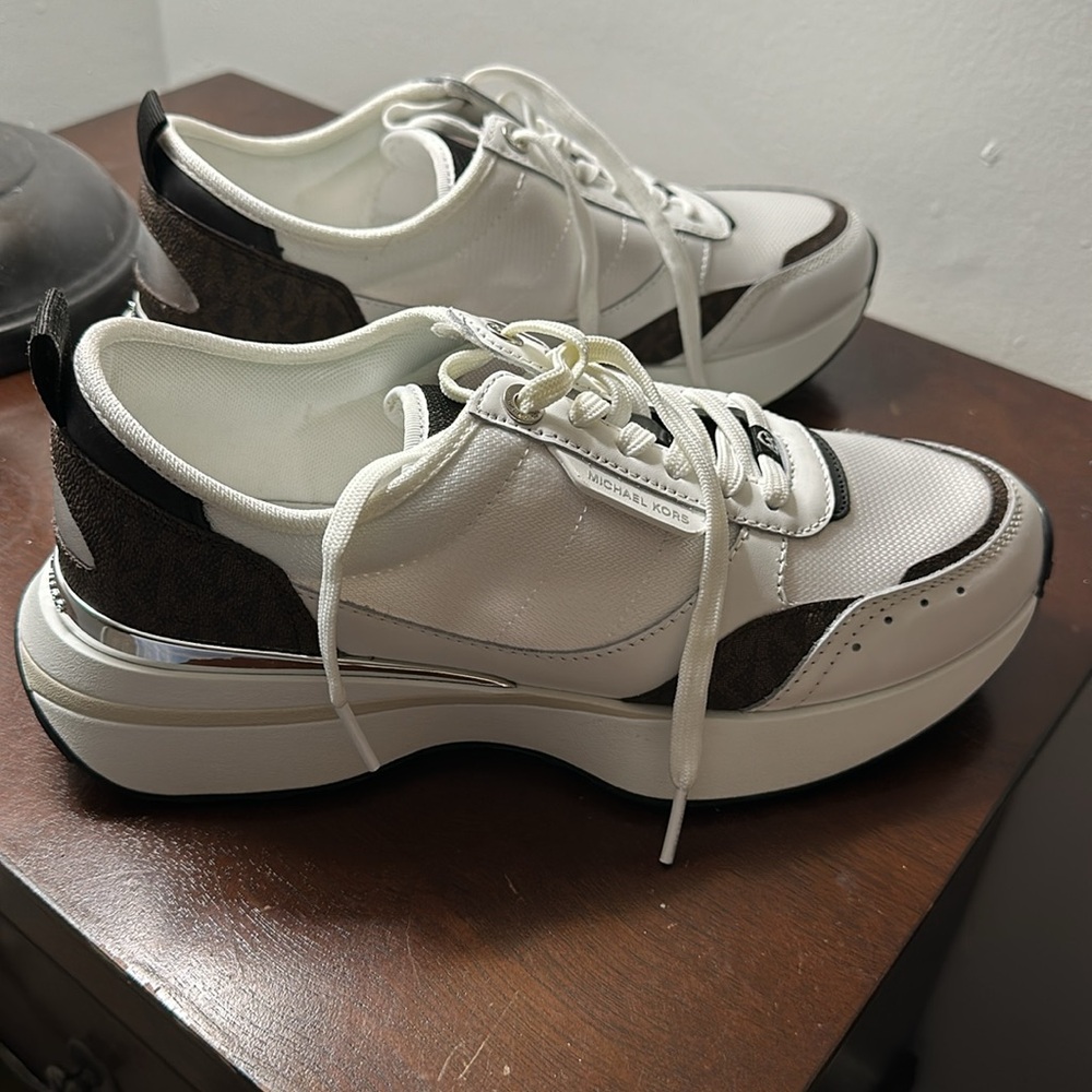 Sneaker ๐ - Picture 8 of 8